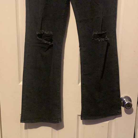 NWOT BLACK DISTRESSED JEANS - Picture 3 of 7
